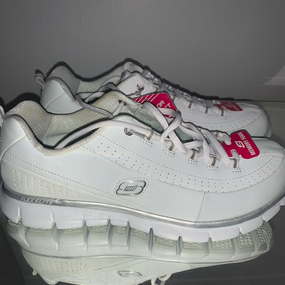Skecher Sneaker - Picture 1 of 7